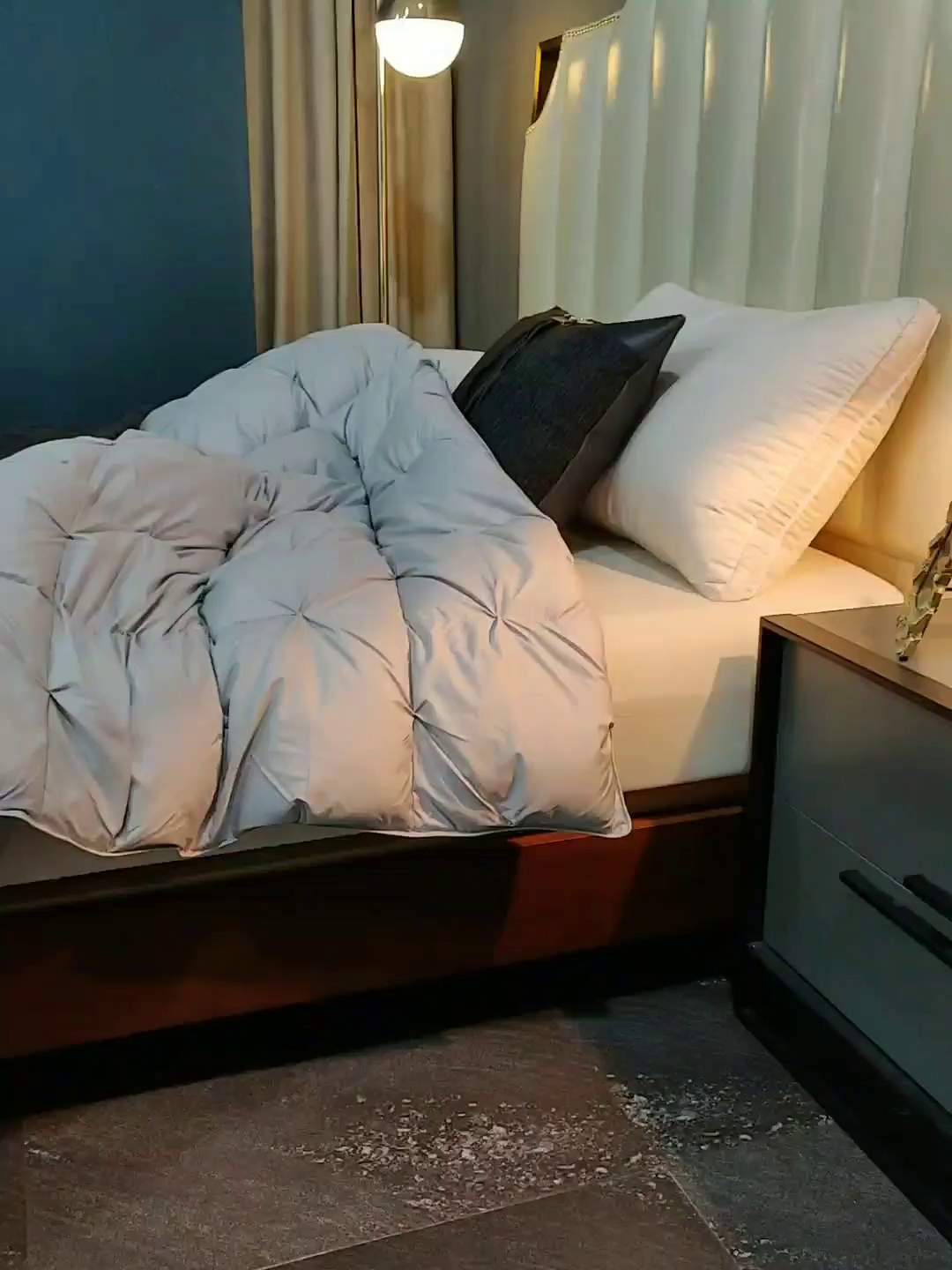 91家纺网 家纺一手货源 找家纺 呆头鹅羽绒工厂店 2025新款80支柔赛丝羽绒被-标准款 白鹅绒鸭绒被子被芯羽绒工厂店 灰色