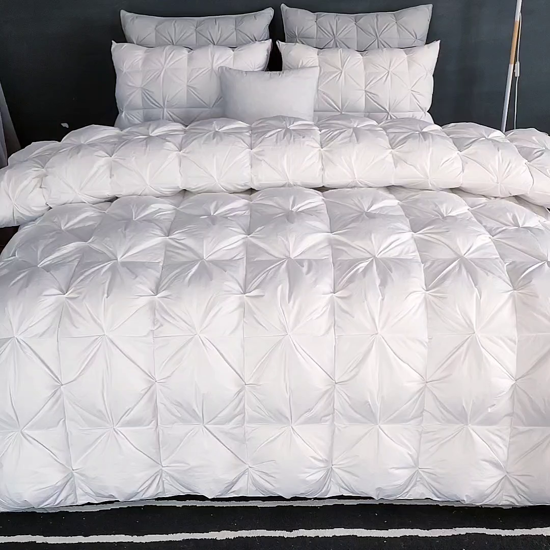 91家纺网 家纺一手货源 找家纺 呆头鹅羽绒工厂店 2025新款全棉防羽布羽绒被-扭花款 白鹅绒鸭绒被子被芯羽绒工厂店 白色