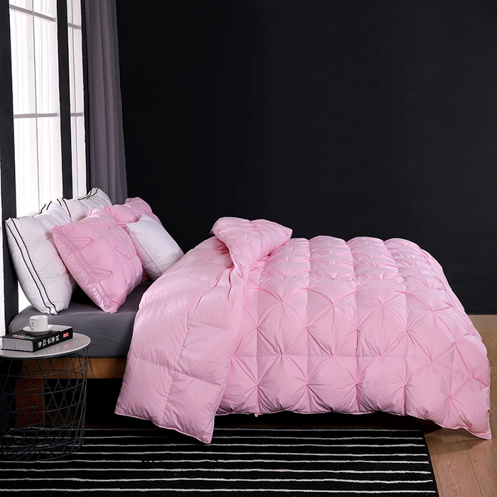 91家纺网 家纺一手货源 找家纺 呆头鹅羽绒工厂店 2025新款全棉防羽布羽绒被-扭花款 白鹅绒鸭绒被子被芯羽绒工厂店 粉色