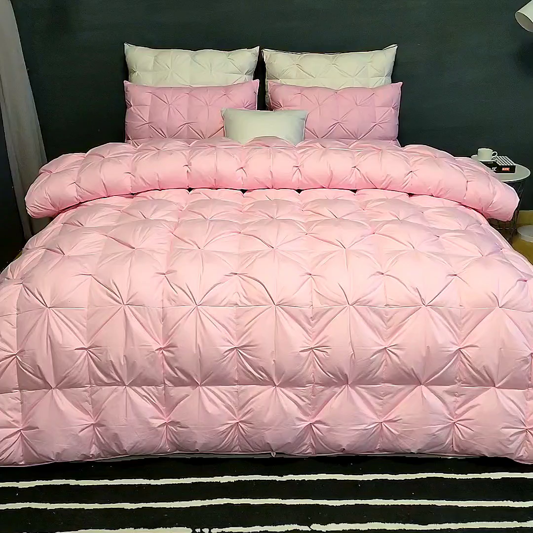 91家纺网 家纺一手货源 找家纺 呆头鹅羽绒工厂店 2025新款全棉防羽布羽绒被-扭花款 白鹅绒鸭绒被子被芯羽绒工厂店 粉色