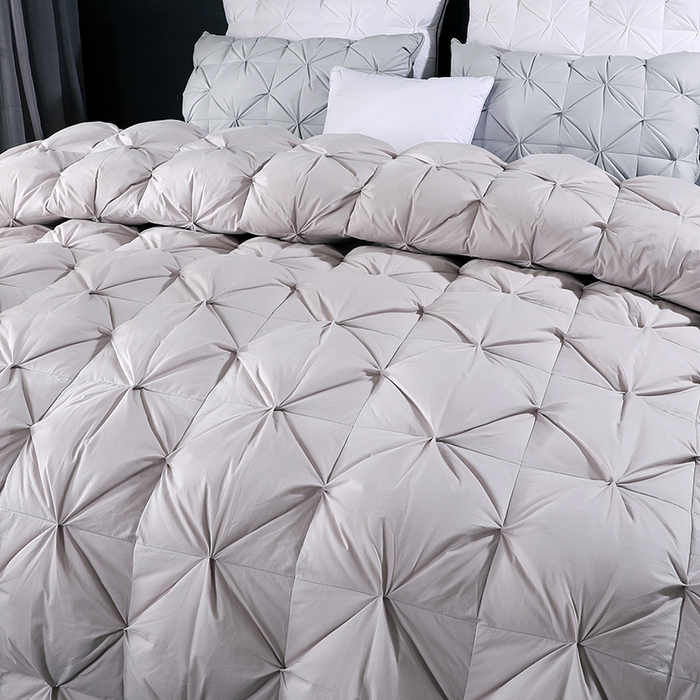 91家纺网 家纺一手货源 找家纺 呆头鹅羽绒工厂店 2025新款全棉防羽布羽绒被-扭花款 白鹅绒鸭绒被子被芯羽绒工厂店 灰色