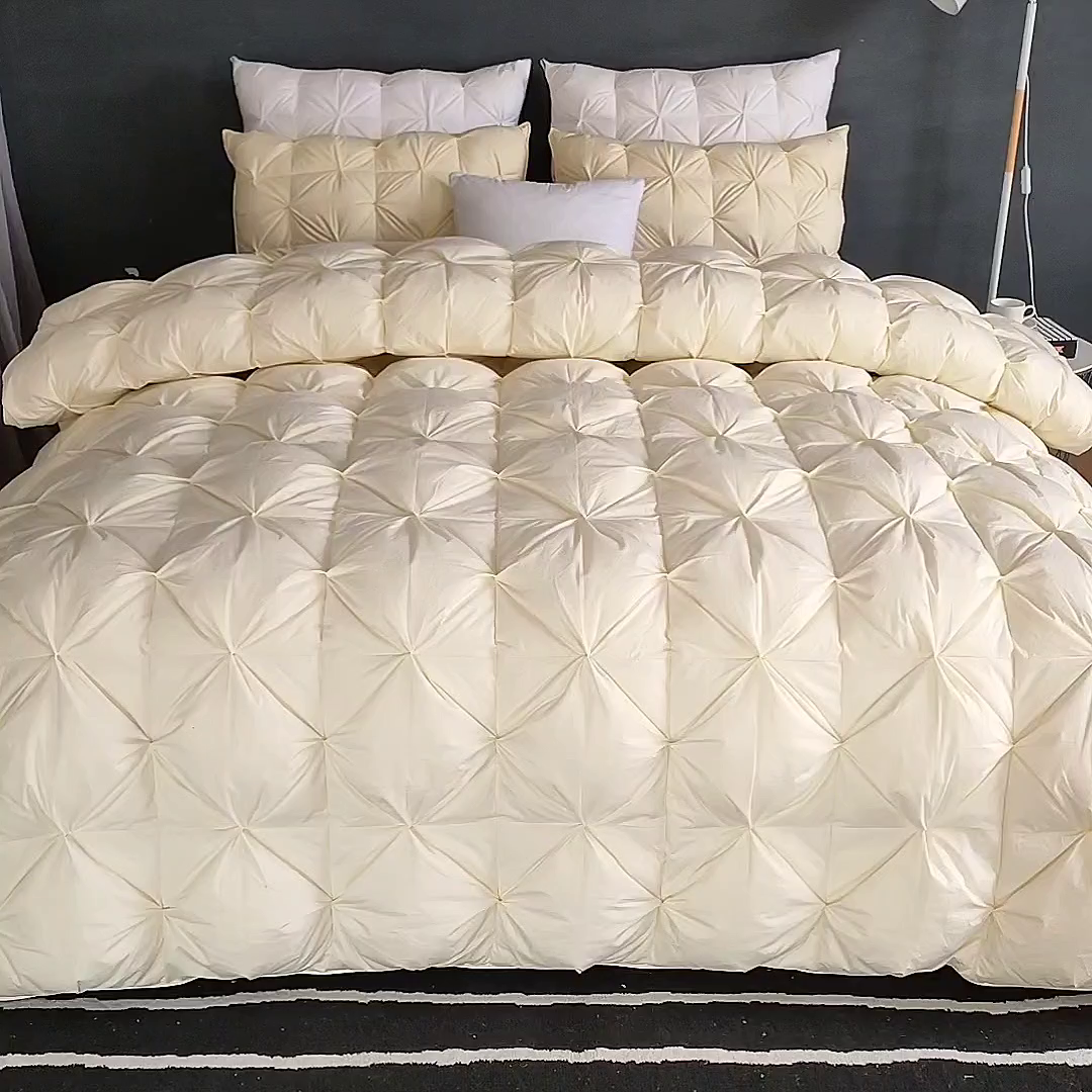 91家纺网 家纺一手货源 找家纺 呆头鹅羽绒工厂店 2025新款全棉防羽布羽绒被-扭花款 白鹅绒鸭绒被子被芯羽绒工厂店 黄色