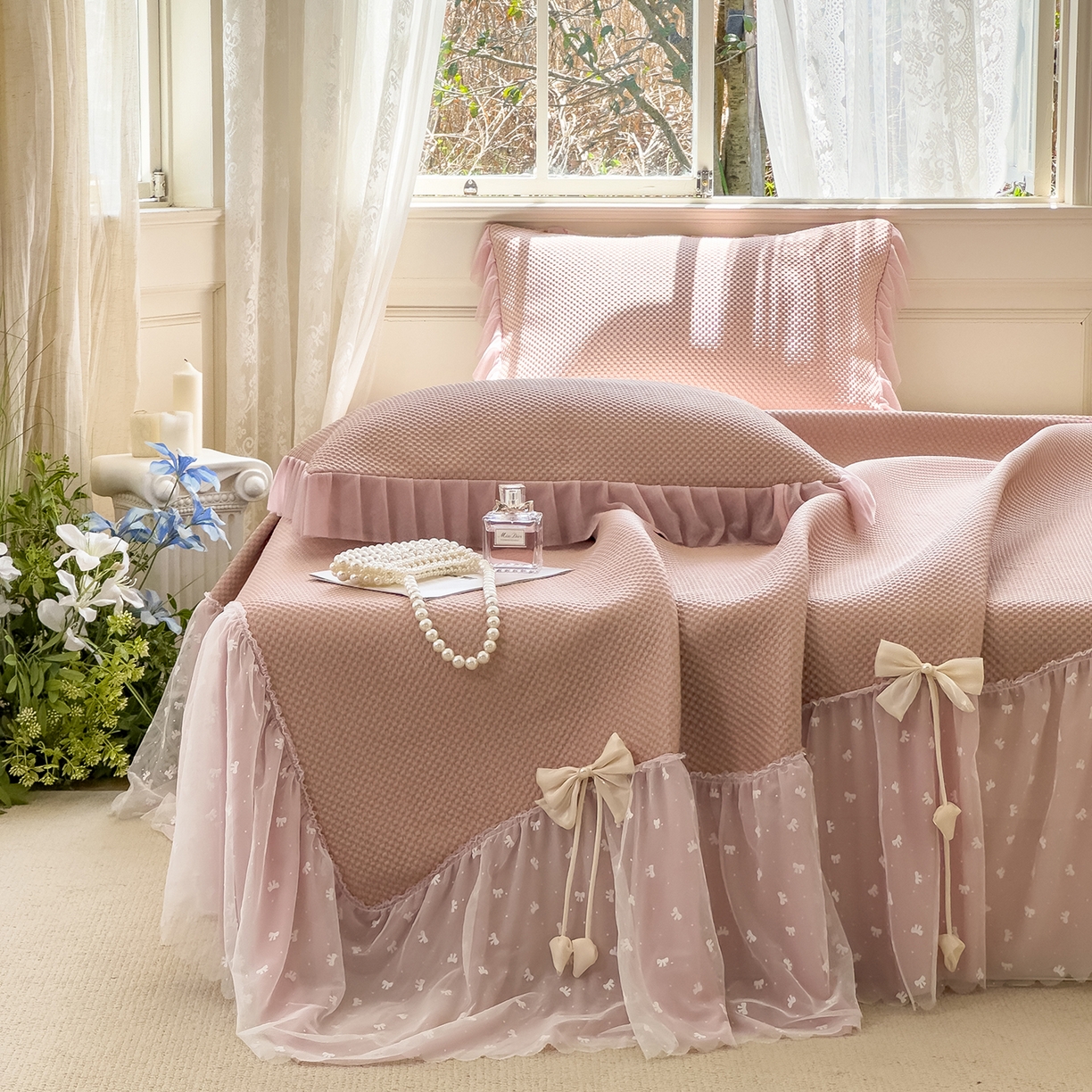 91家纺网 家纺一手货源 找家纺 恋尚羽家纺 2025PE高分子复合软凉席豆豆席大床裙三件套 豆沙