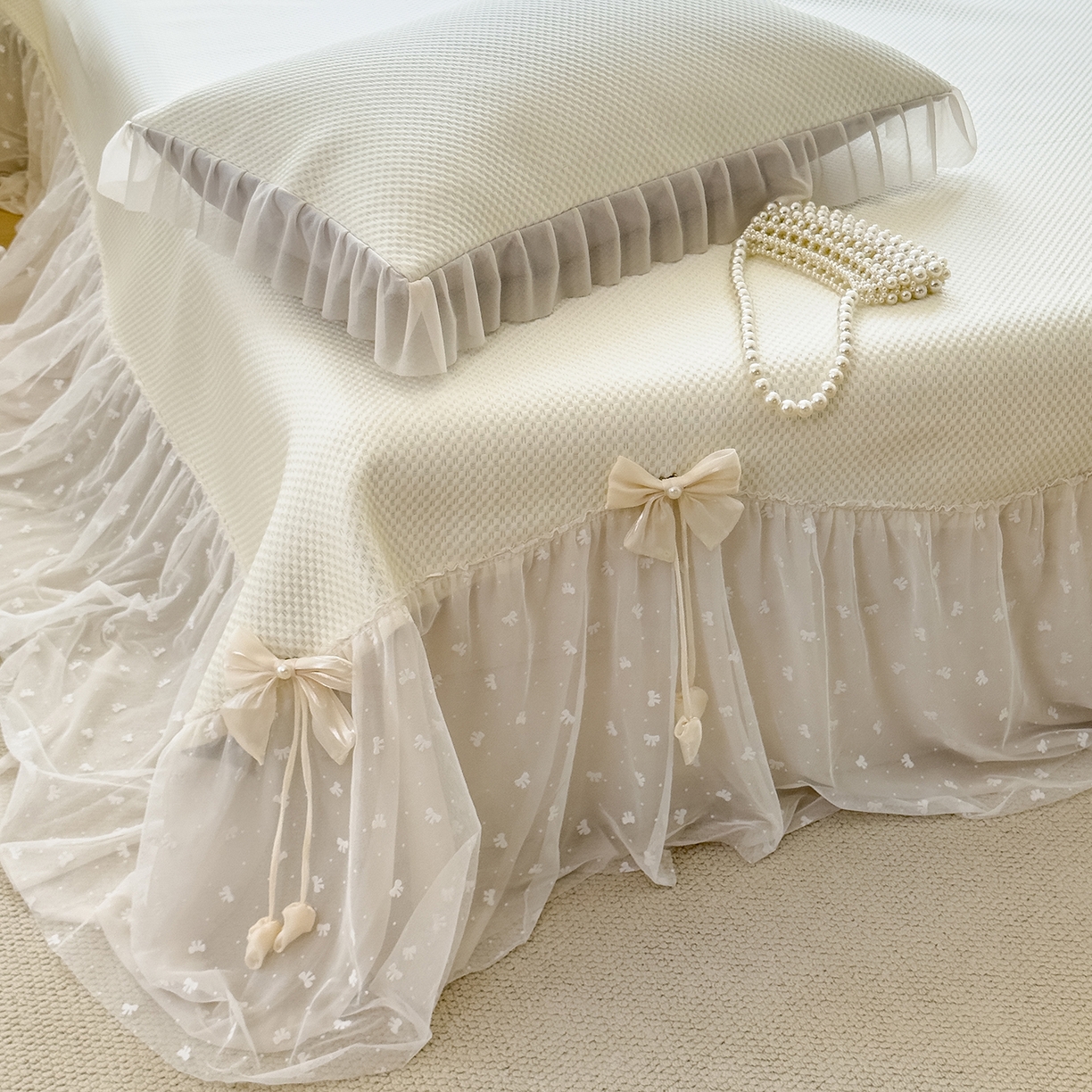 91家纺网 家纺一手货源 找家纺 恋尚羽家纺 2025PE高分子复合软凉席豆豆席大床裙三件套 米白