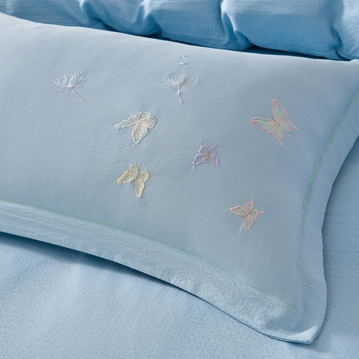 91家纺网 家纺一手货源 找家纺 星窝2025新款绣花水洗棉四件套蝶舞飞扬系列 天空蓝