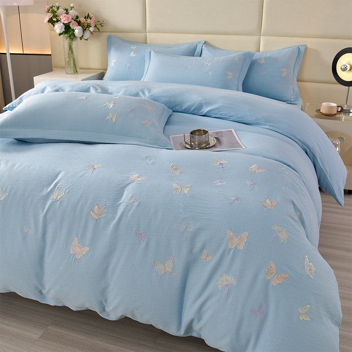 91家纺网 家纺一手货源 找家纺 星窝2025新款绣花水洗棉四件套蝶舞飞扬系列 天空蓝