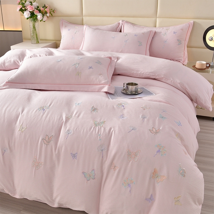 91家纺网 家纺一手货源 找家纺 星窝2025新款绣花水洗棉四件套-蝶舞飞扬系列 温馨粉