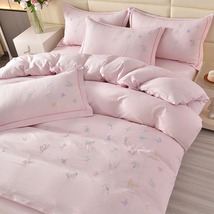 91家纺网 家纺一手货源 找家纺 星窝2025新款绣花水洗棉四件套-蝶舞飞扬系列 温馨粉