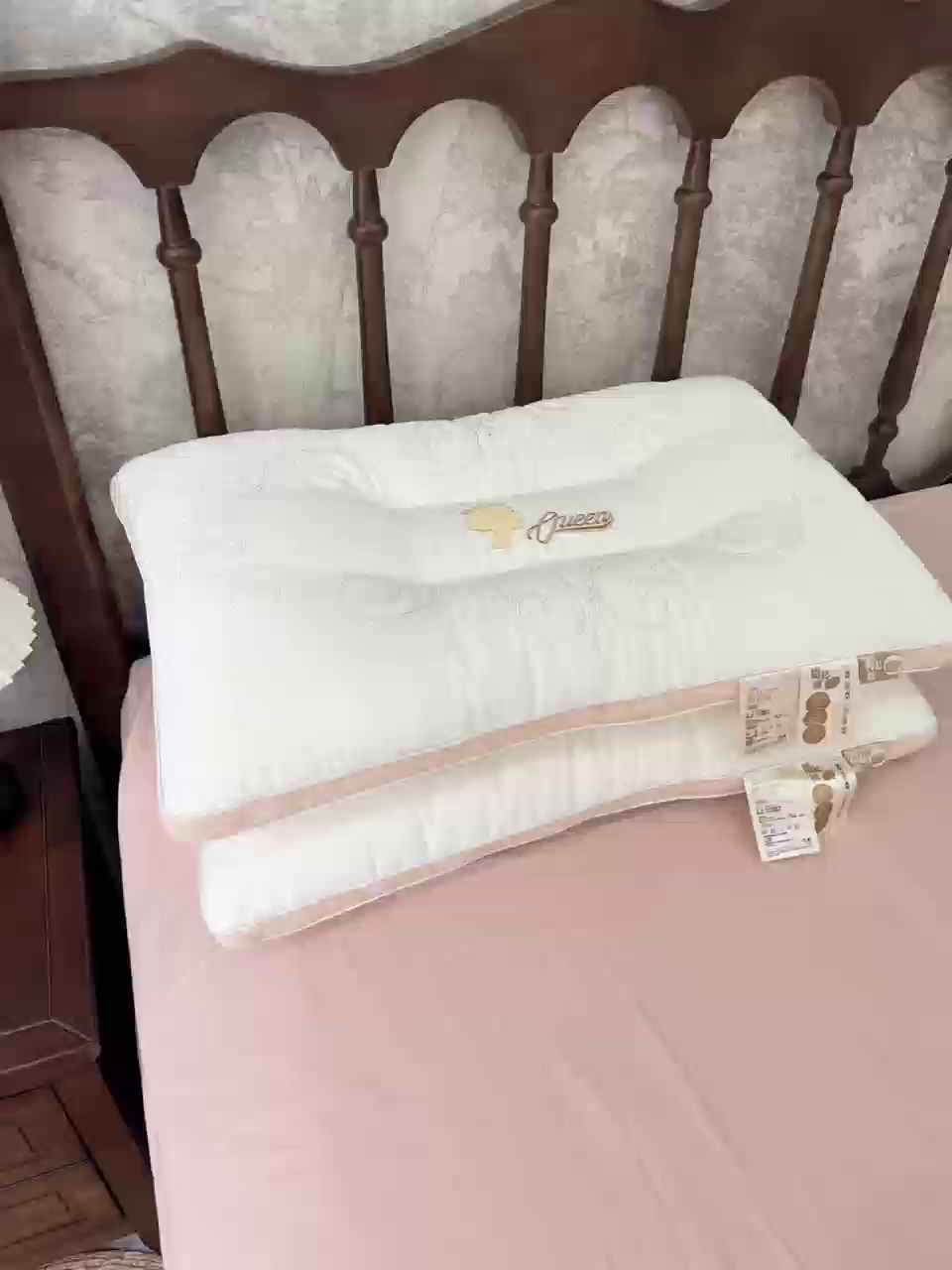 91家纺网 家纺一手货源 找家纺 （总）昕科 2025新款立体绣花贵妃枕-刺绣成人枕头性价比高枕芯