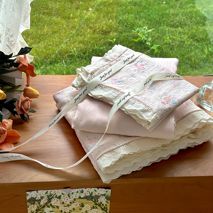 91家纺网 家纺一手货源 找家纺 （总）罗亿家纺 2025新款云感双层纱全棉镂空花边四件套（提供买家秀）