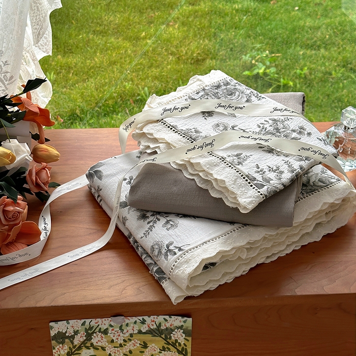 91家纺网 家纺一手货源 找家纺 （总）罗亿家纺 2025新款云感双层纱全棉镂空花边四件套（提供买家秀）