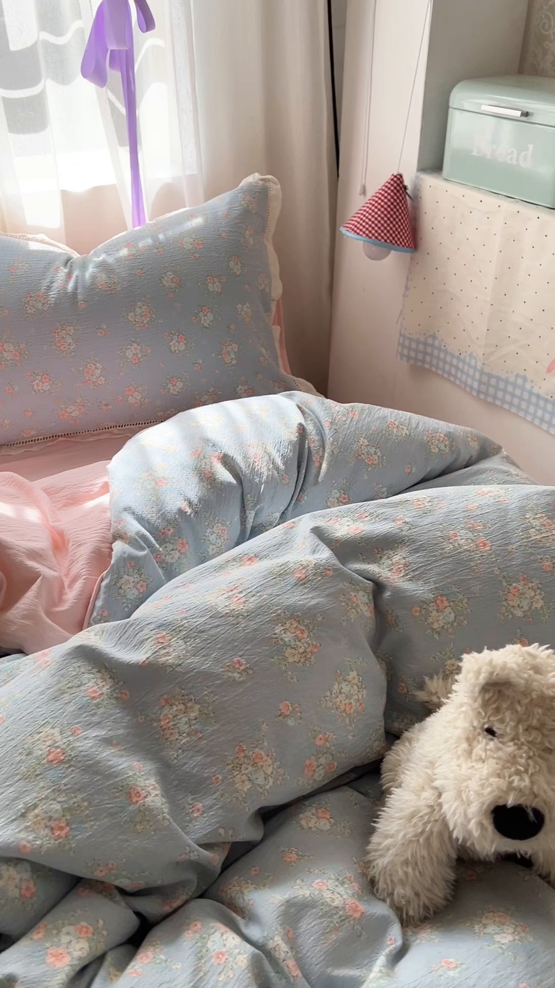 91家纺网 家纺一手货源 找家纺 罗亿家纺 2025新款云感双层纱全棉镂空花边四件套（提供买家秀） 风寄轻云