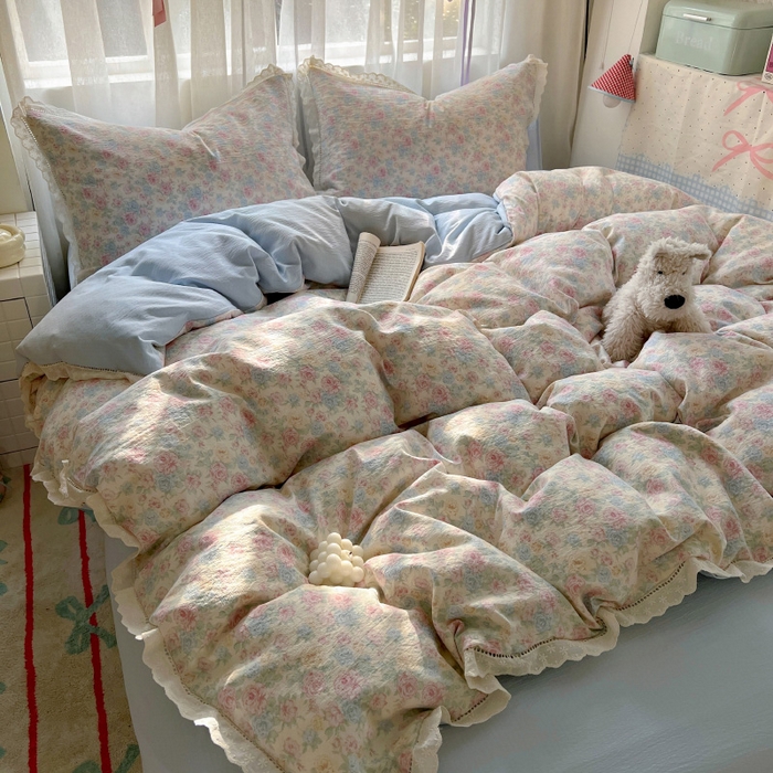 91家纺网 家纺一手货源 找家纺 罗亿家纺 2025新款云感双层纱全棉镂空花边四件套（提供买家秀） 童话星岛