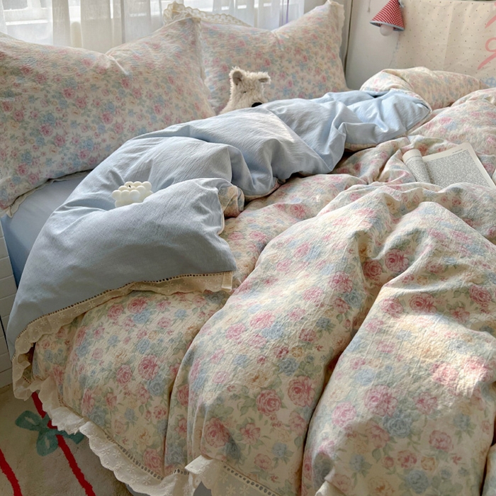 91家纺网 家纺一手货源 找家纺 罗亿家纺 2025新款云感双层纱全棉镂空花边四件套（提供买家秀） 童话星岛