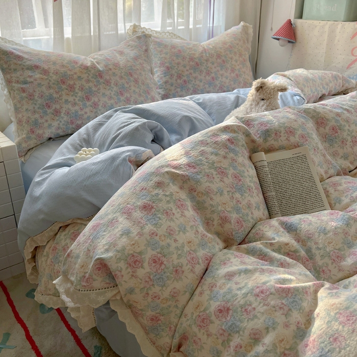 91家纺网 家纺一手货源 找家纺 罗亿家纺 2025新款云感双层纱全棉镂空花边四件套（提供买家秀） 童话星岛