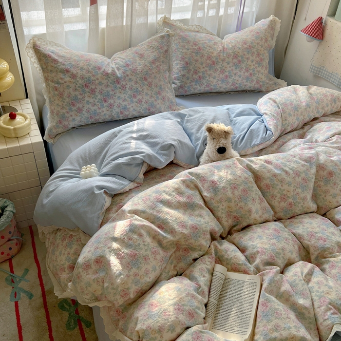 91家纺网 家纺一手货源 找家纺 罗亿家纺 2025新款云感双层纱全棉镂空花边四件套（提供买家秀） 童话星岛