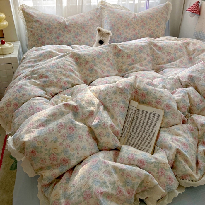 91家纺网 家纺一手货源 找家纺 罗亿家纺 2025新款云感双层纱全棉镂空花边四件套（提供买家秀） 童话星岛