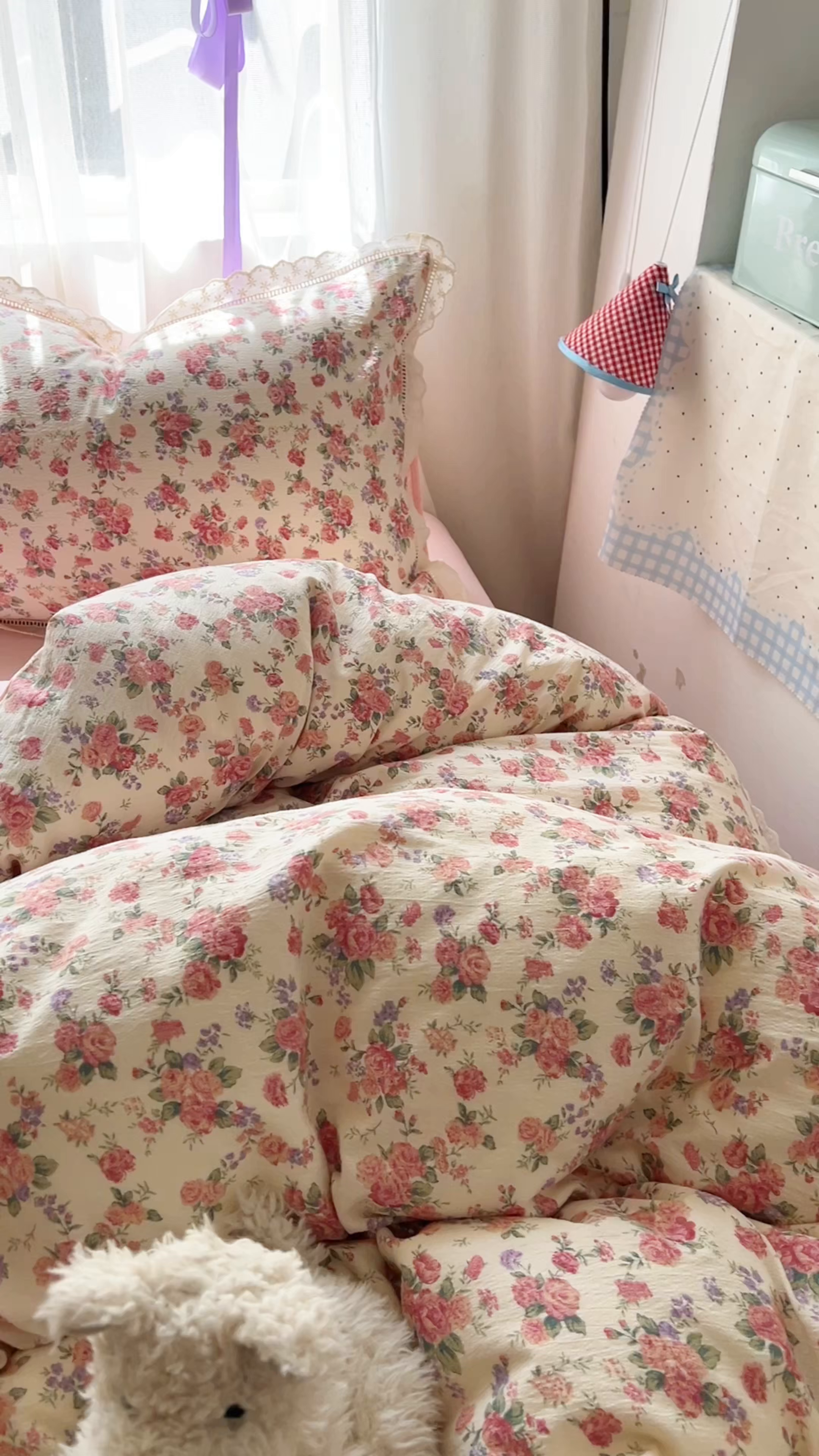 91家纺网 家纺一手货源 找家纺 罗亿家纺 2025新款云感双层纱全棉镂空花边四件套（提供买家秀） 星眠云野