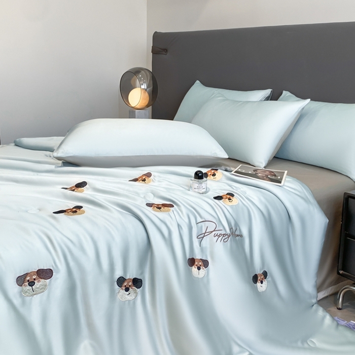 91家纺网 家纺一手货源 找家纺 丝芙妮家居（原乐视家纺） 2025春夏新款水洗冰丝夏被夏凉被空调被四件套-满绣系列 欢乐狗-兰