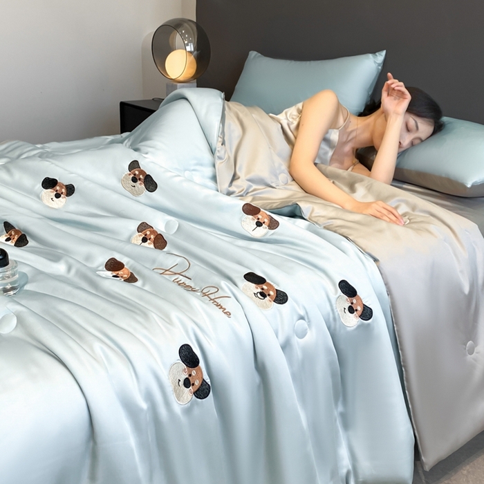 91家纺网 家纺一手货源 找家纺 丝芙妮家居（原乐视家纺） 2025春夏新款水洗冰丝夏被夏凉被空调被四件套-满绣系列 欢乐狗-兰