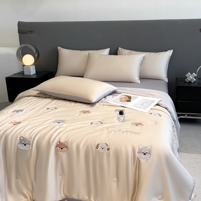 91家纺网 家纺一手货源 找家纺 丝芙妮家居（原乐视家纺） 2025春夏新款水洗冰丝夏被夏凉被空调被四件套-满绣系列 曲奇小狗