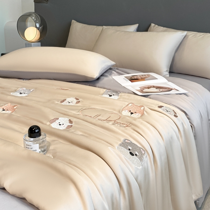 91家纺网 家纺一手货源 找家纺 丝芙妮家居（原乐视家纺） 2025春夏新款水洗冰丝夏被夏凉被空调被四件套-满绣系列 曲奇小狗