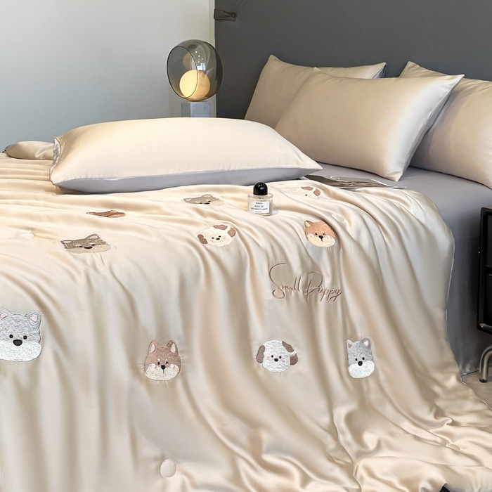 91家纺网 家纺一手货源 找家纺 丝芙妮家居（原乐视家纺） 2025春夏新款水洗冰丝夏被夏凉被空调被四件套-满绣系列 曲奇小狗