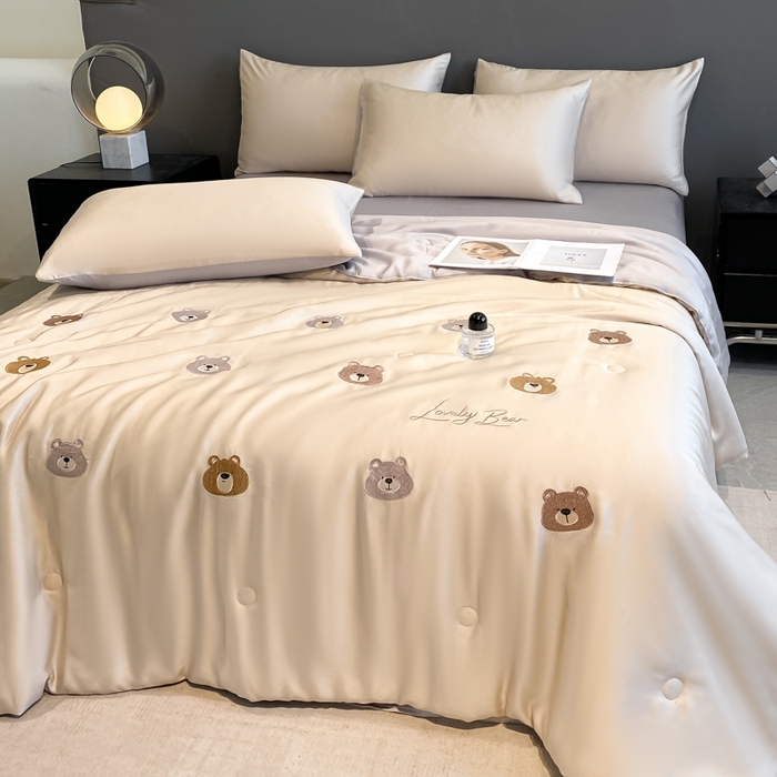 91家纺网 家纺一手货源 找家纺 丝芙妮家居（原乐视家纺） 2025春夏新款水洗冰丝夏被夏凉被空调被四件套-满绣系列 熊乐园