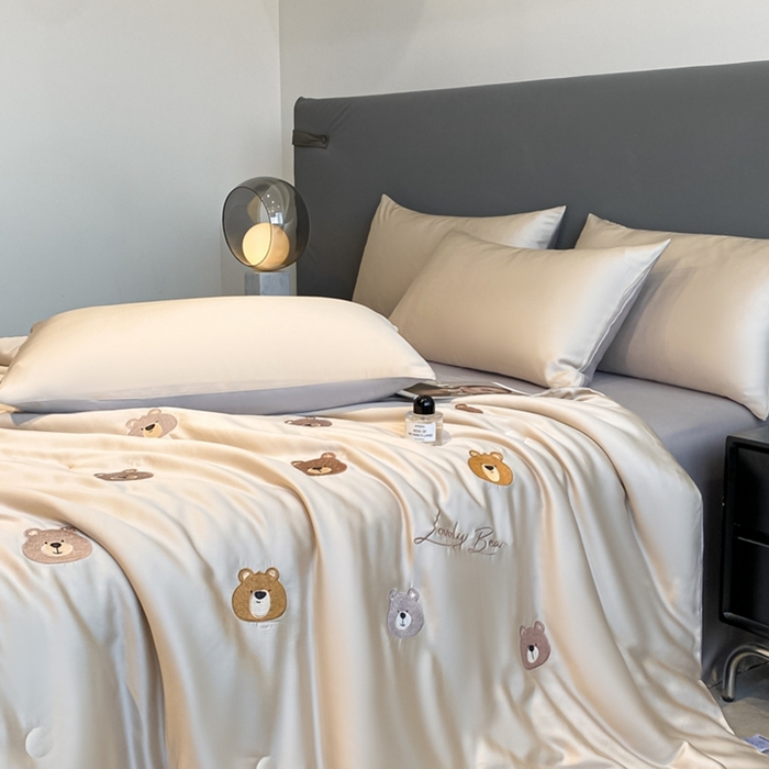 91家纺网 家纺一手货源 找家纺 丝芙妮家居（原乐视家纺） 2025春夏新款水洗冰丝夏被夏凉被空调被四件套-满绣系列 熊乐园