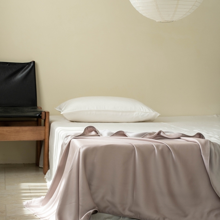 91家纺网 家纺一手货源 找家纺 禾时 2025新款60S奥地利进口兰精天丝夏凉盖毯 凝脂紫