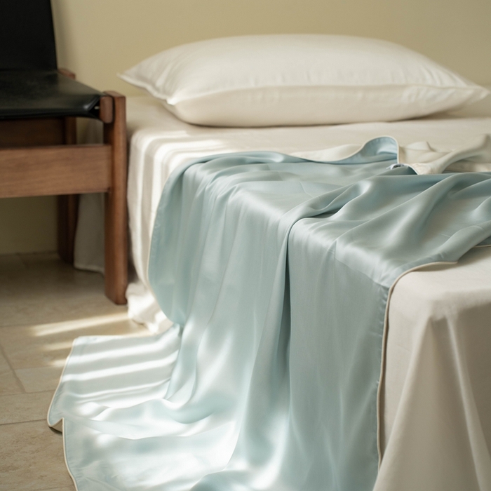 91家纺网 家纺一手货源 找家纺 禾时 2025新款60S奥地利进口兰精天丝夏凉盖毯 秋波蓝