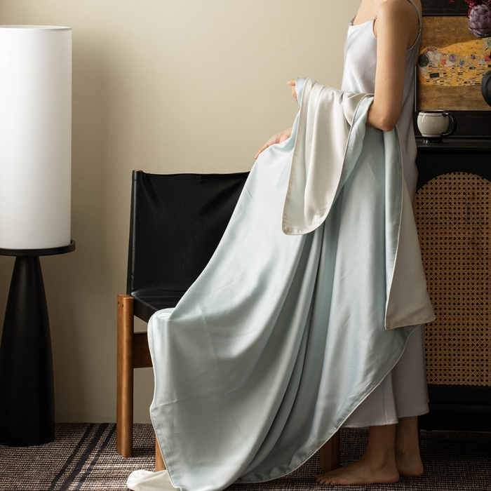 91家纺网 家纺一手货源 找家纺 禾时 2025新款60S奥地利进口兰精天丝夏凉盖毯 秋波蓝