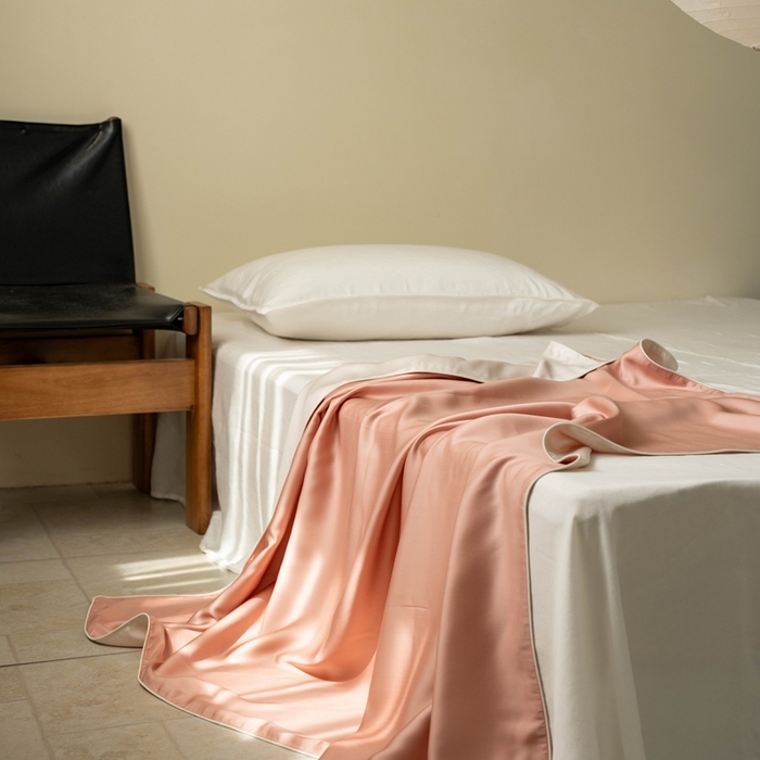 91家纺网 家纺一手货源 找家纺 禾时 2025新款60S奥地利进口兰精天丝夏凉盖毯 桃之夭夭