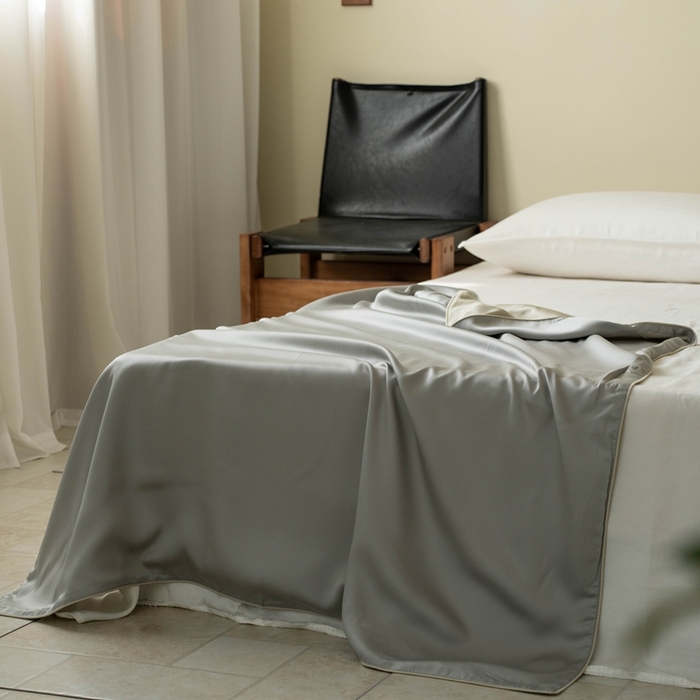 91家纺网 家纺一手货源 找家纺 禾时 2025新款60S奥地利进口兰精天丝夏凉盖毯 云间青绿