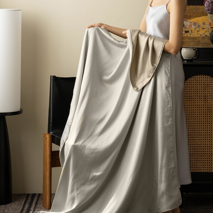 91家纺网 家纺一手货源 找家纺 禾时 2025新款60S奥地利进口兰精天丝夏凉盖毯 云间青绿