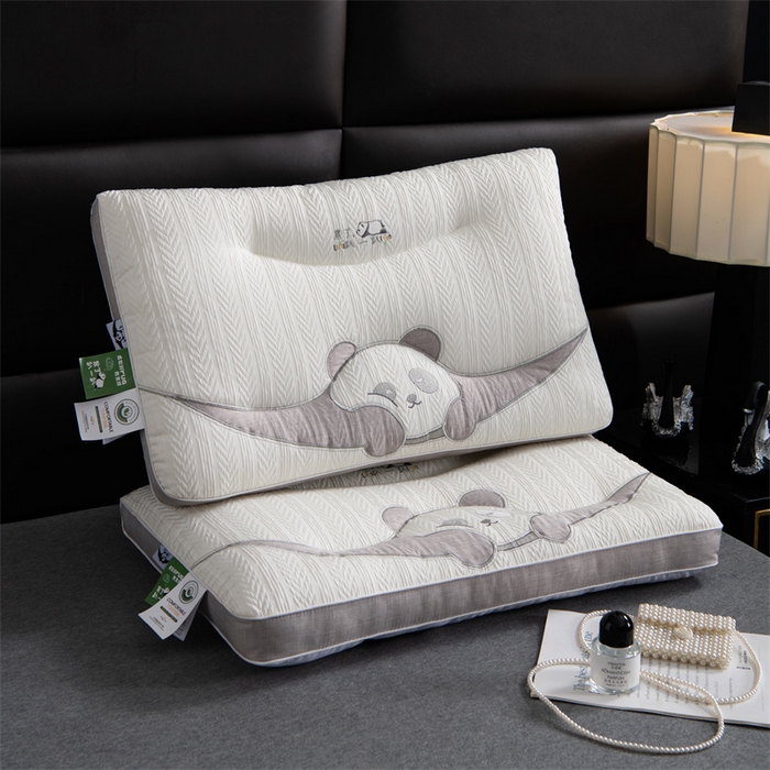 91家纺网 家纺一手货源 找家纺 （总）仁宇2025新款新品 透气提花熊猫趴趴竹本护颈低枕头枕芯