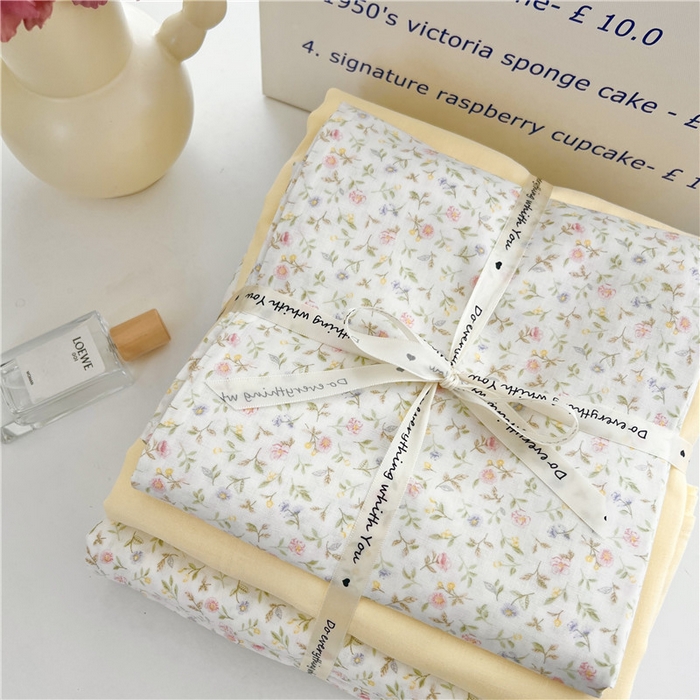 91家纺网 家纺一手货源 找家纺 优品阁 2025新款人字纹全棉双层纱四件套 情书【升级款-提花人字纹床单】