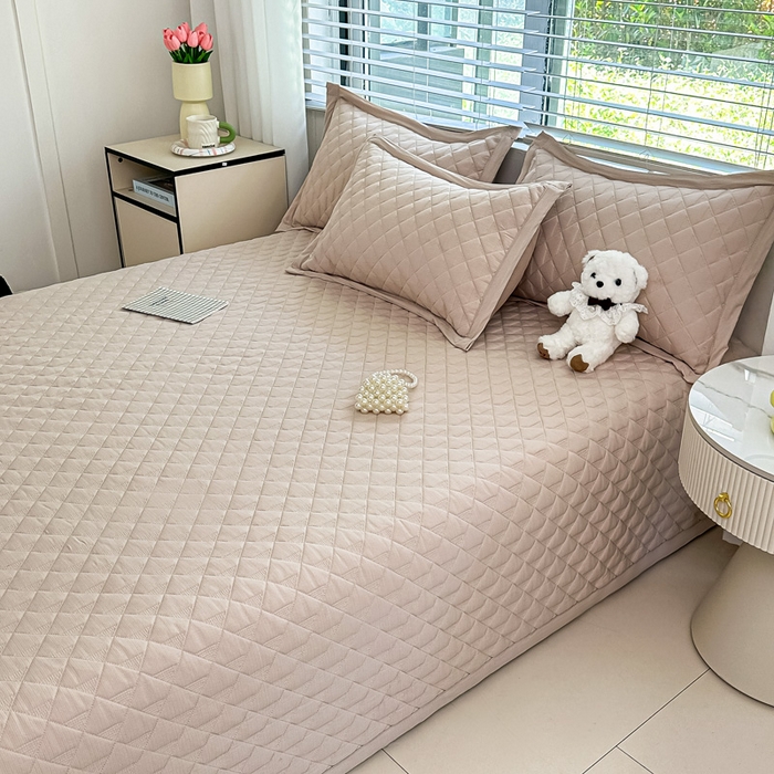 91家纺网 家纺一手货源 找家纺 橘夏家纺 2025新款凉感雪肌棉多功能床盖 奶咖色