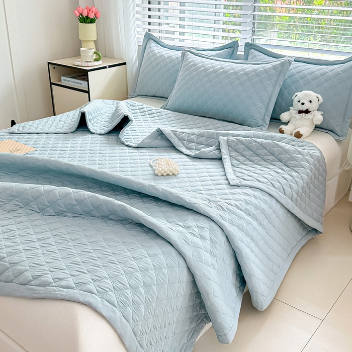 91家纺网 家纺一手货源 找家纺 橘夏家纺 2025新款凉感雪肌棉多功能床盖 矢车菊蓝