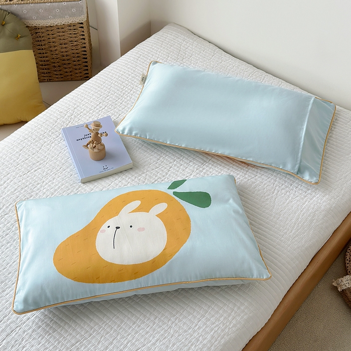 91家纺网 家纺一手货源 找家纺 荷马之梦 2025新款A类100支全棉贡缎双股加厚加柔儿童枕套-水果系列 小芒果