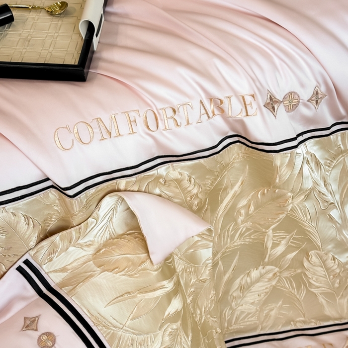 91家纺网 家纺一手货源 找家纺 帝王家纺 2025新款浮雕刺绣水洗天丝真丝夏被四件套冰丝三件套单夏被夏季直播 玉叶金枝—桃粉