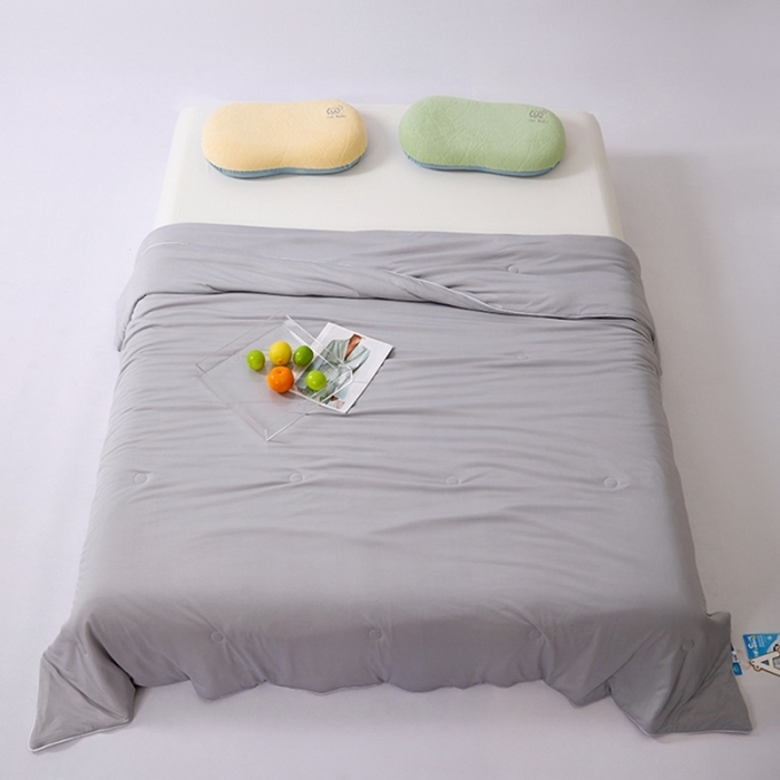 91家纺网 家纺一手货源 找家纺 仲旺居家纺 2025新款100%全锦纶凉感鸭凉感丝夏被冰淇淋夏被夏凉被 高级灰