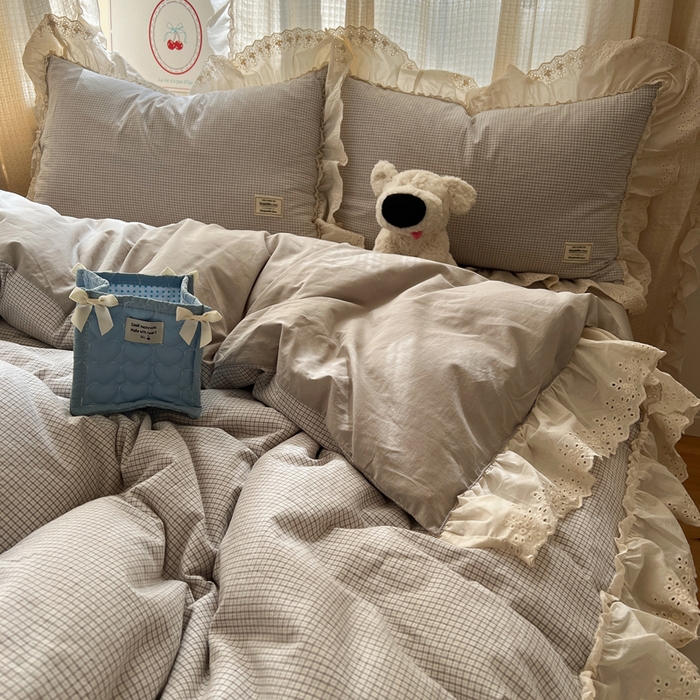 91家纺网 家纺一手货源 找家纺 六巷胡同 2025新款法式小清新全棉色织水洗棉花边款小格子四件套 花边格雷灰格