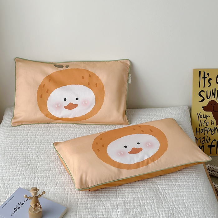 91家纺网 家纺一手货源 找家纺 荷马之梦 2025新款A类100支全棉贡缎双股加厚加柔儿童枕套-水果系列 小橘子