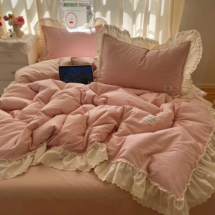 91家纺网 家纺一手货源 找家纺 （总）六巷胡同 2025新款法式小清新全棉色织水洗棉花边款小格子四件套