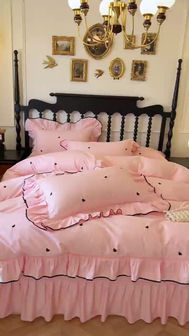 91家纺网 家纺一手货源 找家纺 2025新款法式全棉花边夹棉床盖款四件套 觅屿-蜜粉