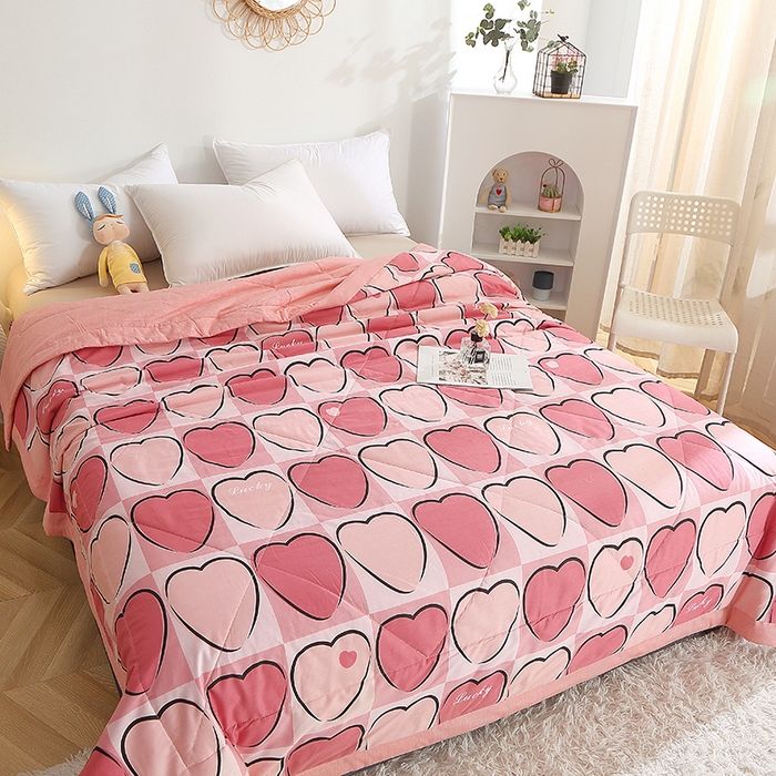 91家纺网 家纺一手货源 找家纺 贝兰仙奴 2025春夏新款全棉印花夏被夏凉被空调被 爱心