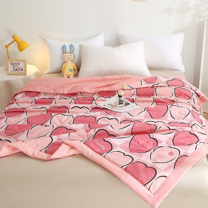 91家纺网 家纺一手货源 找家纺 贝兰仙奴 2025春夏新款全棉印花夏被夏凉被空调被 爱心