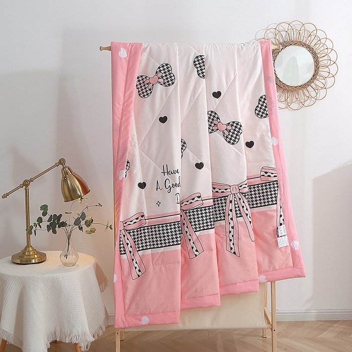 91家纺网 家纺一手货源 找家纺 贝兰仙奴 2025春夏新款全棉印花夏被夏凉被空调被 蝴蝶结