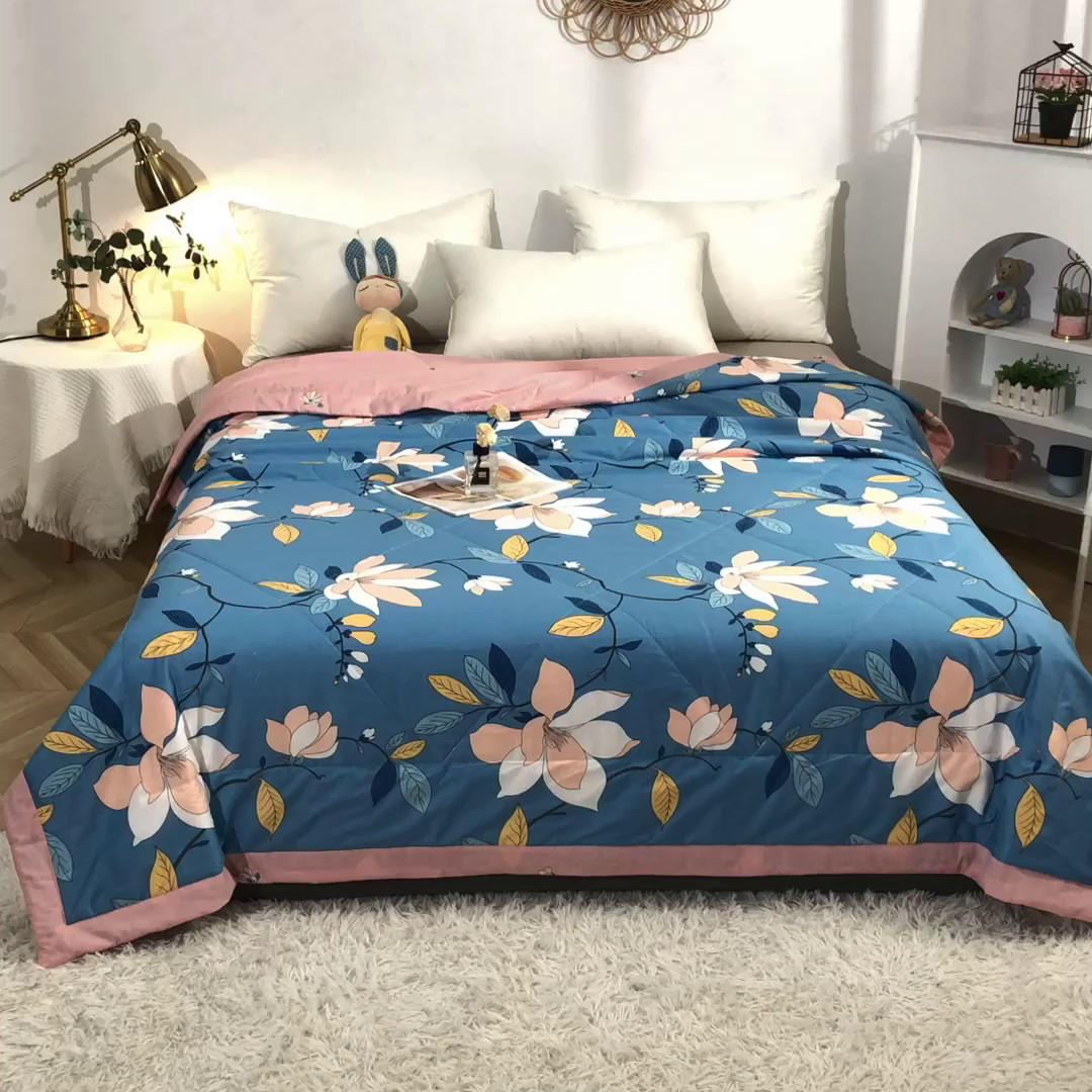 91家纺网 家纺一手货源 找家纺 贝兰仙奴 2025春夏新款全棉印花夏被夏凉被空调被 流莹蓝